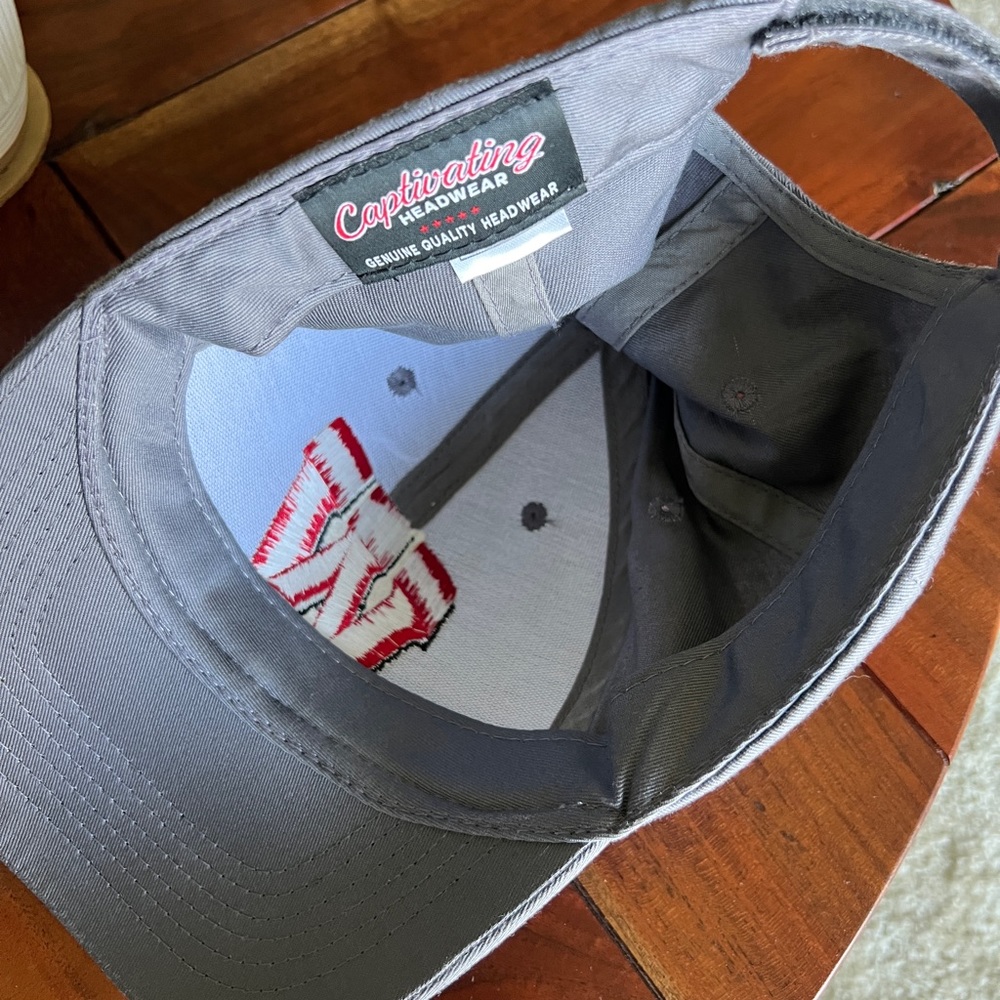 Wisconsin Badgers Baseball Cap - Picture 3 of 3